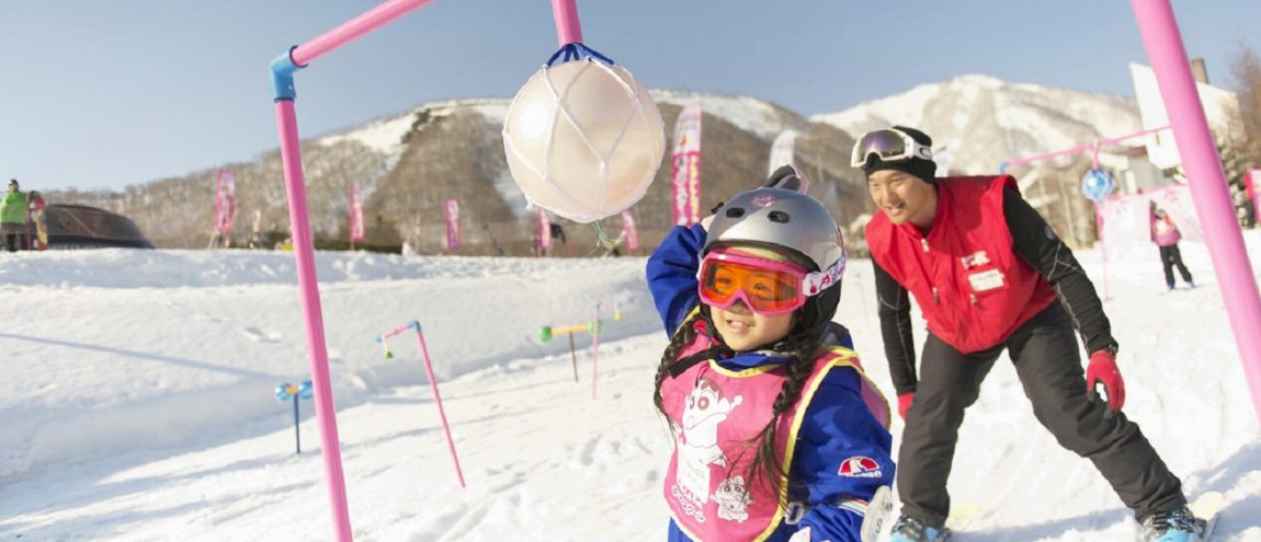 Tips on how to bring your children to Rusutsu Resort for ski lessons ...