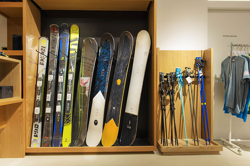Get you ski and snowboard gear at Salomon