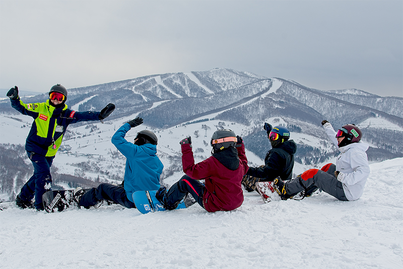 Rusutsu Resort is now hiring international Ski & Snowboard instructors for the 2022/23 winter season.