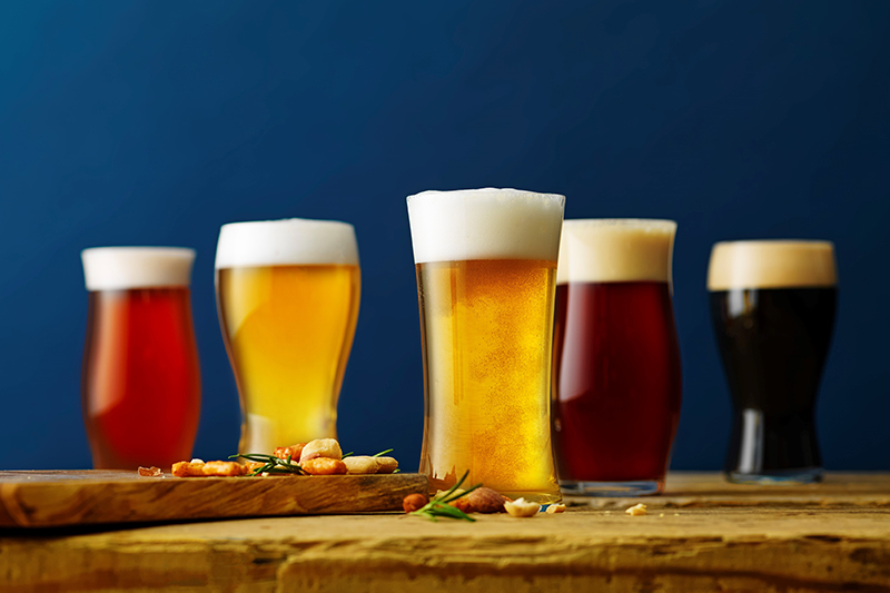 クラフトビールは、ピルスナー、ブラック、メルツェン、ヴァイツェン、IPAなど種類も豊富