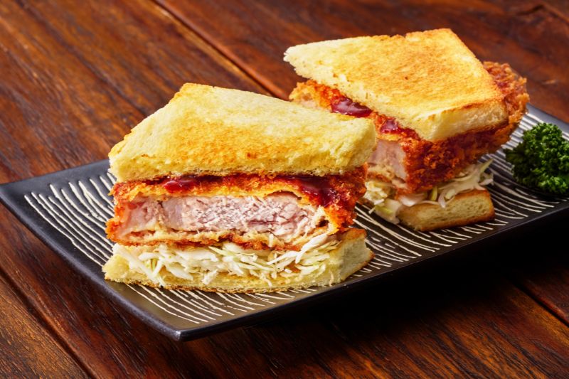 とんかつの旨みを、ぎゅっと一口に