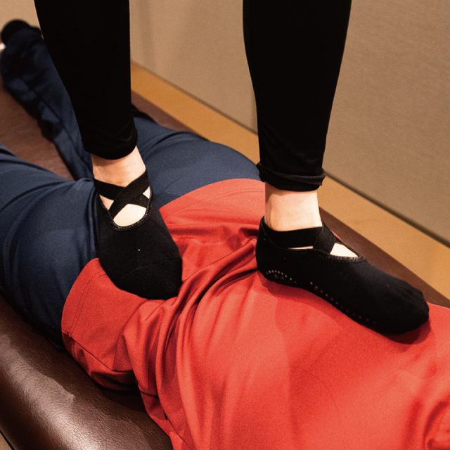 おんぶセラピー (足踏みリラクゼーション)