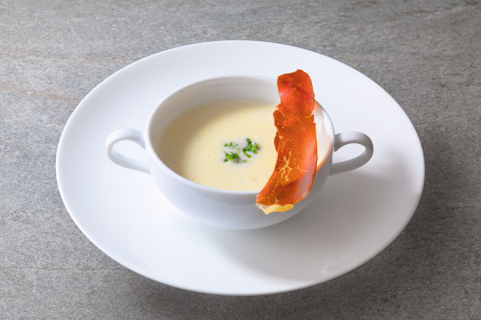 [Soup] 羊蹄山麓ジャガイモのクリームスープ クリスピーなパンチェッタ添え