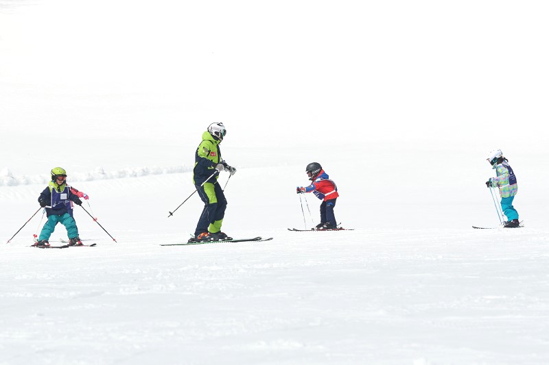 Samurai儿童团体双板滑雪课程 (8 - 14 岁)