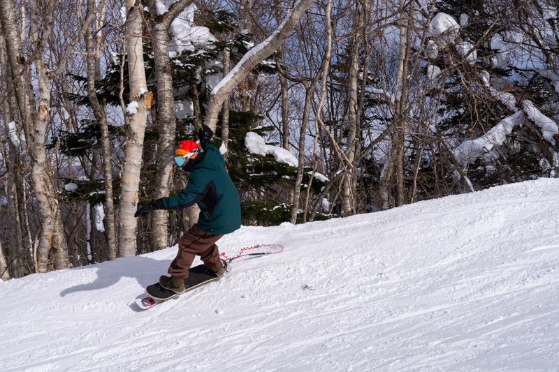 Snow Skate Allowed on The Select Course for March!