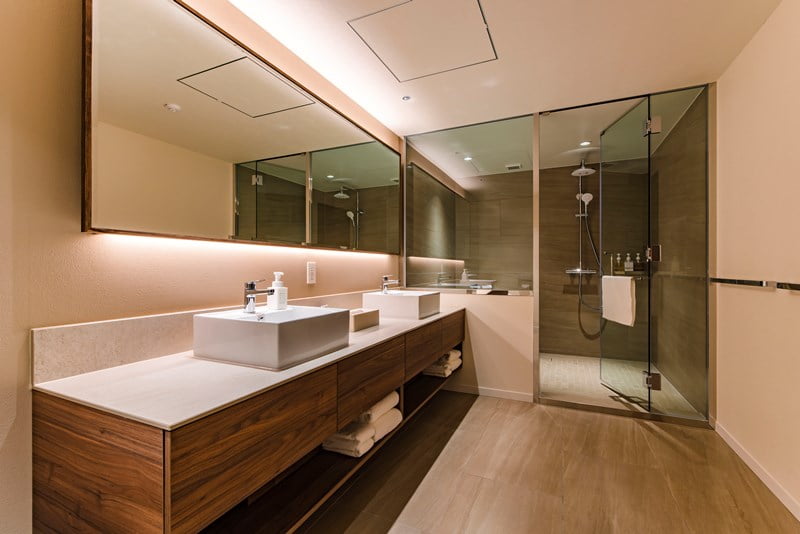 3-bedroom suites feature a bathtub 